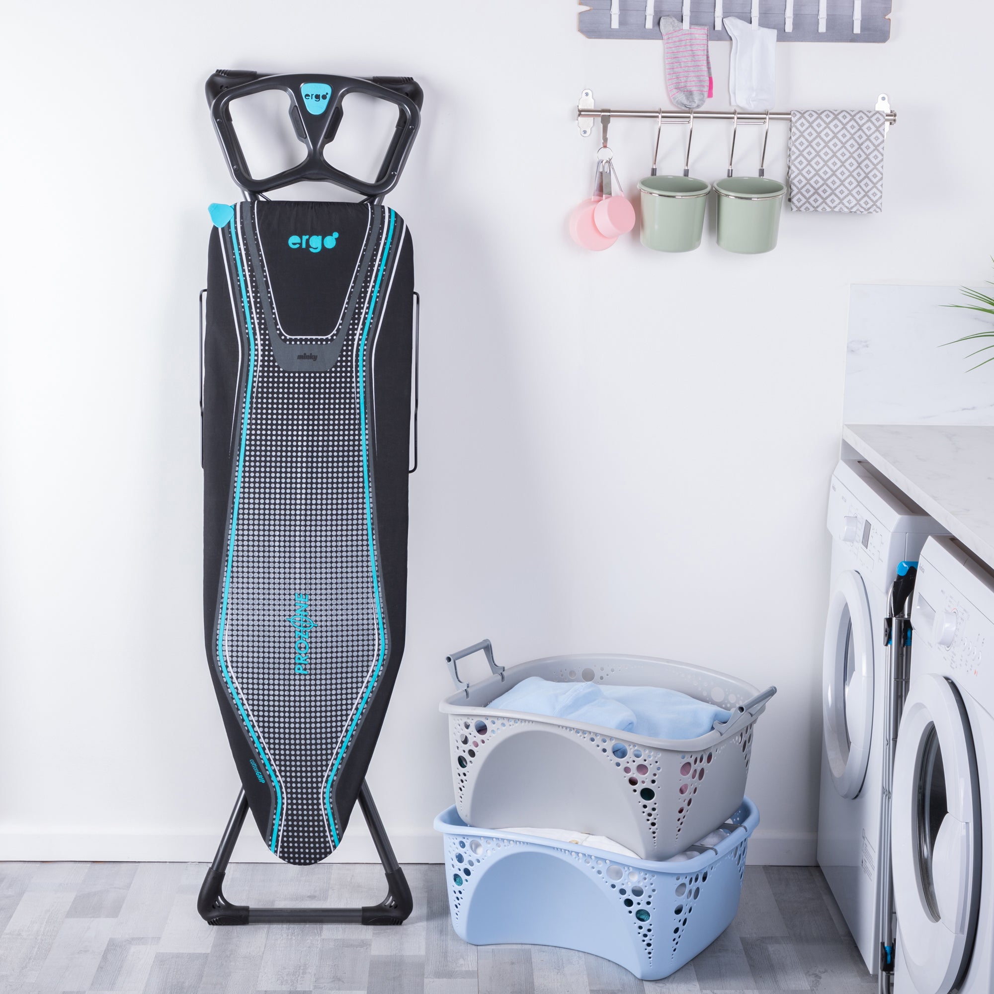 Minky Homecare Ergo Plus Ironing Board – product image